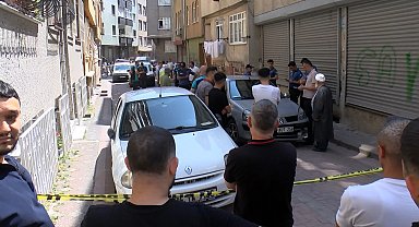 İstanbul - Zeytinburnu'nda otomobil doğalgaz kutusuna çarptı; gaz sızıntısı korkuya neden oldu