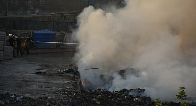 İzmir'de çöplük yangını