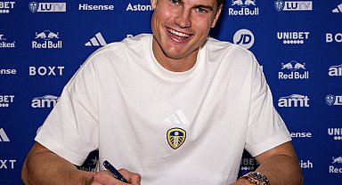 Jaka Bijol, Leeds United ile 5 yıllık sözleşme imzaladı