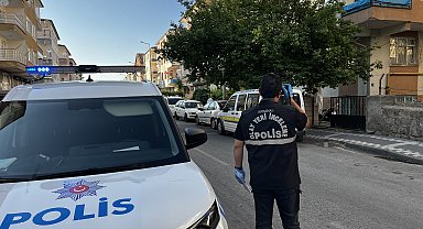 Kayseri'de, alkollü 2 arkadaş birbirini bıçakladı