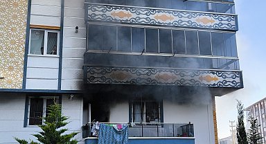 Kırıkkale'de 3 katlı apartmanda çıkan yangında 8 kişi dumandan etkilendi