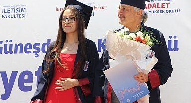 Kızının mezuniyetinde babasına da sürpriz yaptılar