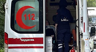 Kocaeli'de 2 otomobilin karıştığı kaza; 1'i çocuk 6 yaralı