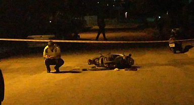 Kocaeli'de otomobilin çarptığı motosikletteki baba öldü, oğlu ağır yaralandı