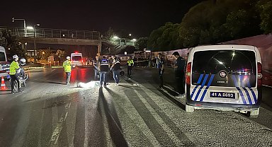 Kocaeli'de TIR'la çarpışan motosikletli öldü