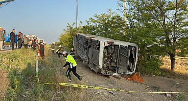 Konya'da yolcu otobüsü devrildi: 1 ölü, 10'u ağır 26 yaralı