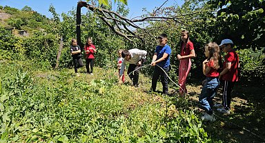 Köy okulunda hayvancılık ve tarımla eğitim