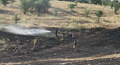Kula'da, tarım arazilerinde 2 farklı bölgedeki yangın söndürüldü