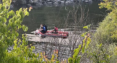 Kura Nehri'ne 2 kişiden 1'i boğuldu, 1'i kayıp