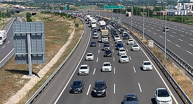 Kuzey Marmara Otoyolu İzmit geçişinde yoğunluk yaşanıyor