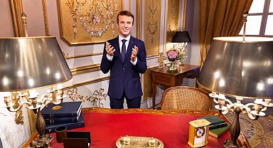 Macron'un bal mumu heykeli çalındı