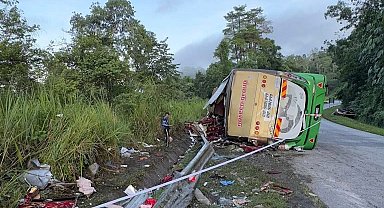 Malezya'da otobüs kazası: 15 ölü