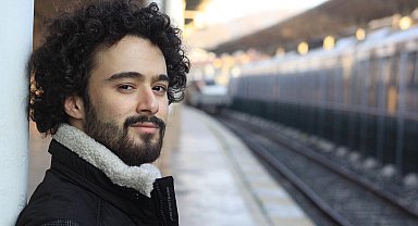 Mardin'de 11'inci kattan düşen reklam oyuncusu öldü