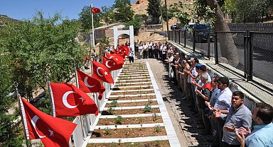 Mardin'de 38 yıl önce şehit edilen 30 kişi, törenle anıldı