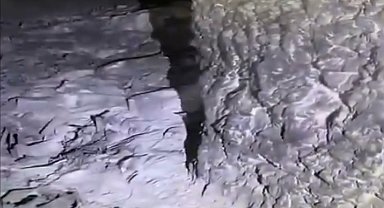 MSB: Irak'ın kuzeyinde mağarada çok sayıda silah ve mühimmat ele geçirildi