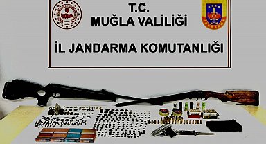 Muğla'da tarihi eser ve ruhsatsız silah operasyonu: 2 gözaltı