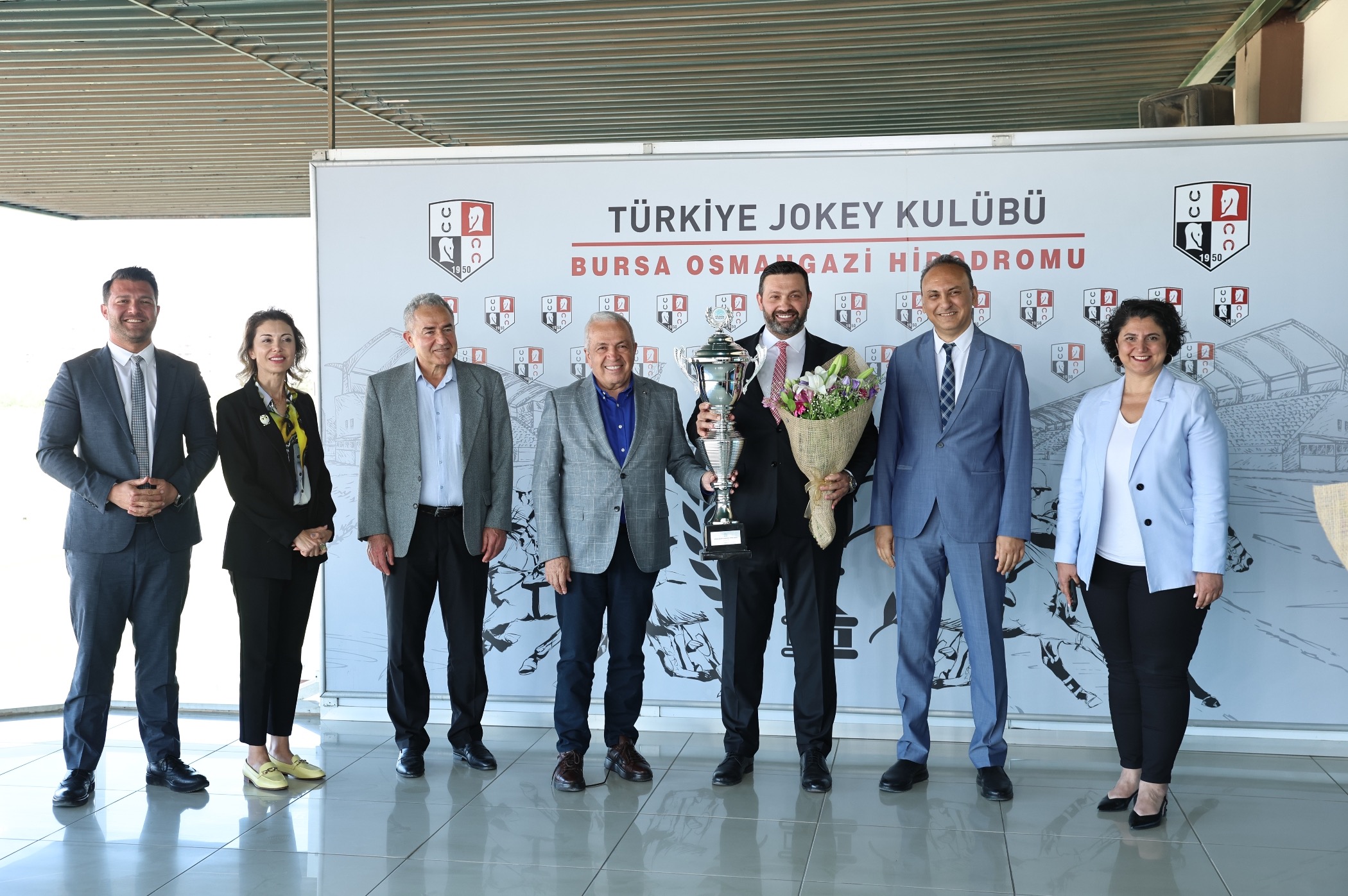 Nilüfer Belediye Başkanlığı Koşusu’nun galibi “Taşan”