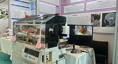 Öğrencilerden yenidoğan ölümlerini azaltmaya yönelik yapay zeka destekli kuvöz