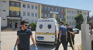Okulda silahlı saldırıya uğrayan öğretmen öldü