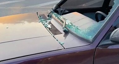 Otomobilin çarptığı emekli albay öldü, çevredekiler 'ışıklandırma' için yolu kapattı