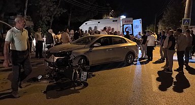 Otomobille çarpışan motosikletli ağır yaralandı