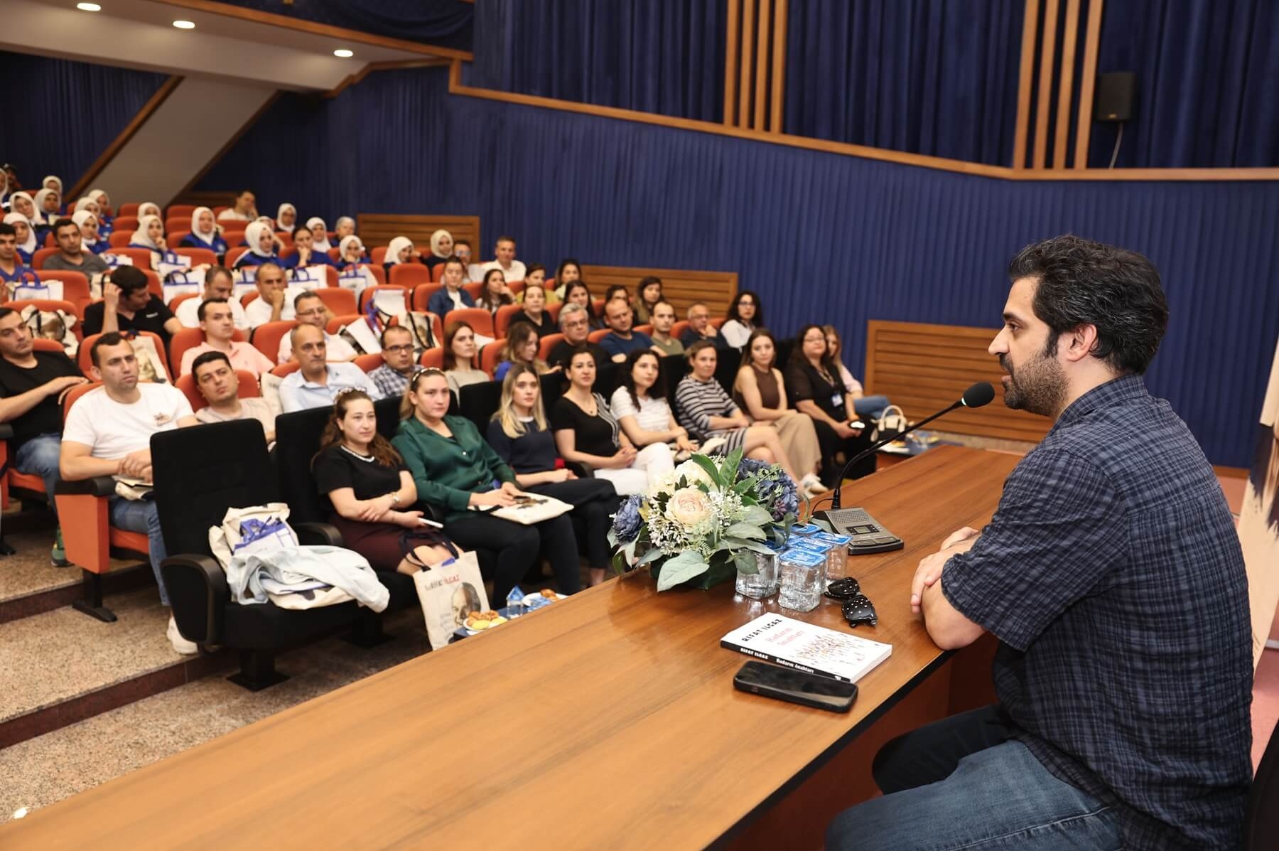 Oyuncu Uğur Uzunel, Marmarabirlik işçileriyle Rıfat Ilgaz’ı konuştu