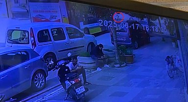 Özel halk otobüsü ile çarpışan motosikletin sürücüsü yaralandı; kaza kamerada