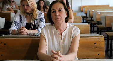 Profesör, emekli olduğu üniversiteye öğrenci olarak döndü