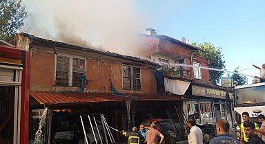 Samsun'da fırında çıkıp evlere de sıçrayan yangın korkuttu