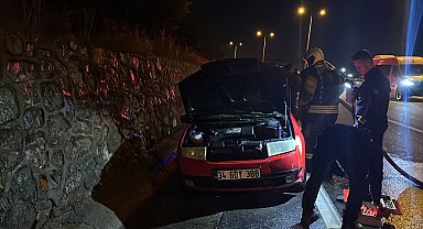 Seyir halindeki otomobil alev aldı