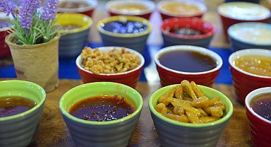 Şili biberi reçeli ile alışılmış tatların dışına çıktı; kahvaltıda ve yemeklerde sos olarak kullanılıyor