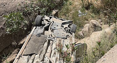 Silopi'de otomobil uçuruma yuvarlandı: 1'i ağır, 4 yaralı