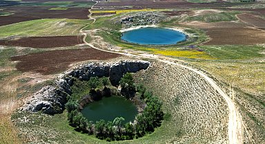 Sivas'ın nazar boncuğu göllerde 'renk' şöleni