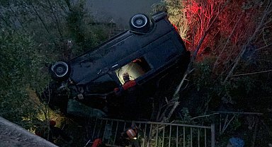 Sivas'ta minibüs nehir yatağına düştü: 4 yaralı