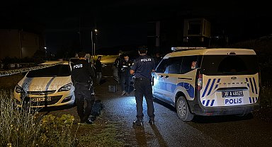 Sokakta tartıştığı 3 kişiyi tüfekle vurdu