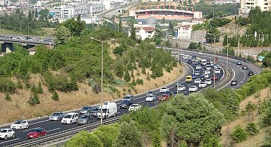 TEM Otoyolu Kocaeli geçişinde akıcı yoğunluk