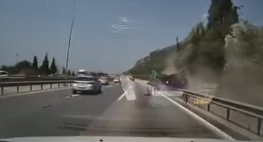 TEM Otoyolu'nda cip, bariyerlere çarpıp sürüklendi: 2'si çocuk 7 yaralı