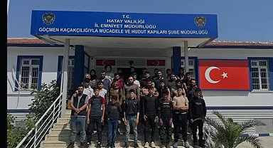 TIR dorsesinde, saman balyalarının altında 31 kaçak göçmen yakalandı
