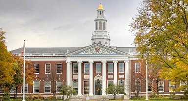 Trump yabancı öğrenci vizelerini askıya aldı