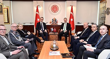 Türkiye ve Finlandiya'dan savunma sanayisinde iş birliği