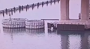 Ukrayna: Rusya'yı Kırım'a bağlayan köprüyü su altından vurduk