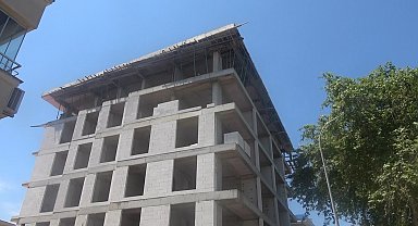 Yalova- İnşaatın 5'inci katından düşen işçi ağır yaralandı Video eklendi