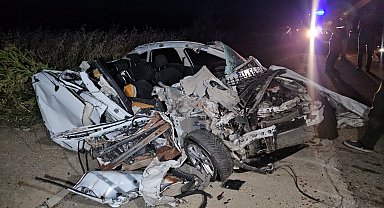 Yolda park halindeki TIR'a çarpan otomobilin sürücüsü yaralandı