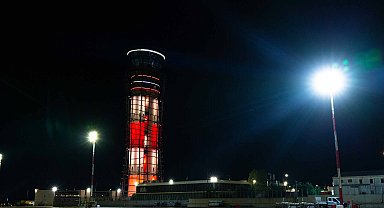 15 Temmuz'da Sabiha Gökçen Havalimanı kulesi kırmızı-beyaza bürünecek