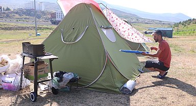 2 bin 200 metre yükseklikteki yaylada çadır tatili