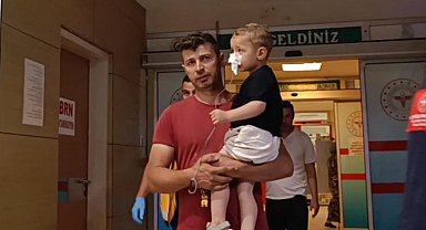 2 yaşındaki çocuk ağrı kesici ilaç yuttu; hastaneye kaldırıldı