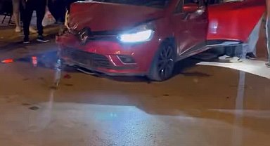 3 otomobilin karıştığı zincirleme kazada 4 kişi yaralandı