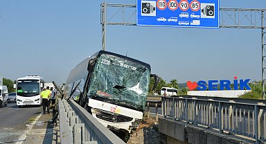 34 turistin bulunduğu otobüs faciaya ramak kala durdu