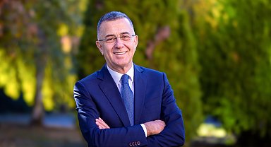 'Gençler, Türkiye'de kalmalı mıyım, gitmeli miyim diye soruyor'