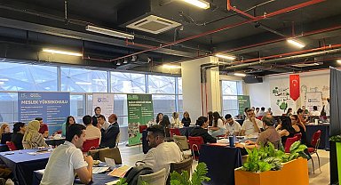 'Öğrenciler, gönlünden geçen mesleği seçmeli'